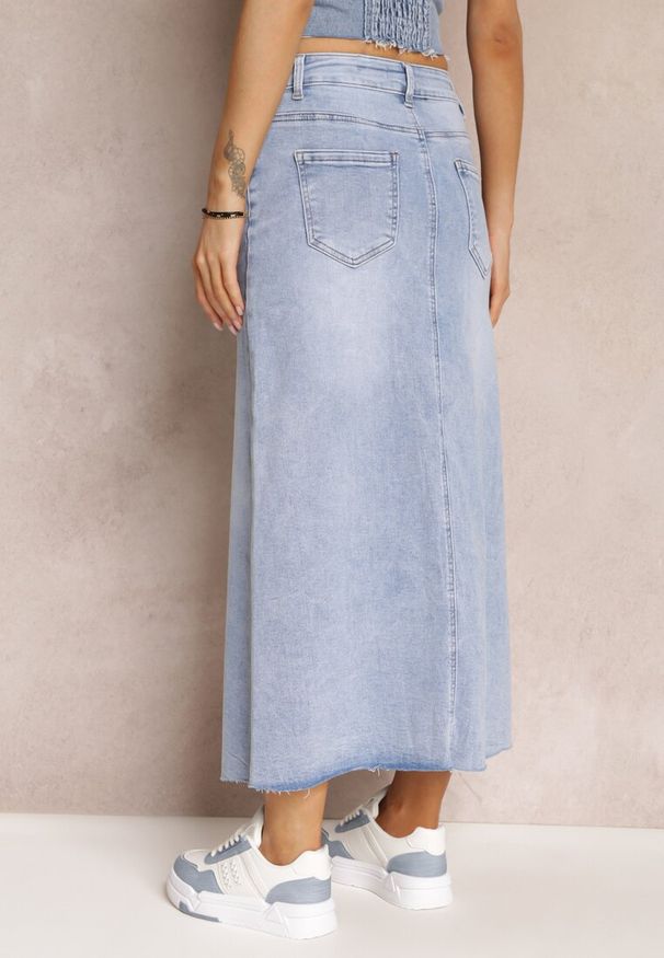 Renee - Jasnoniebieska Spódnica Maxi z Rozcięciem z Jeansu Vonuline. Stan: podwyższony. Kolor: niebieski. Materiał: jeans. Styl: sportowy, elegancki