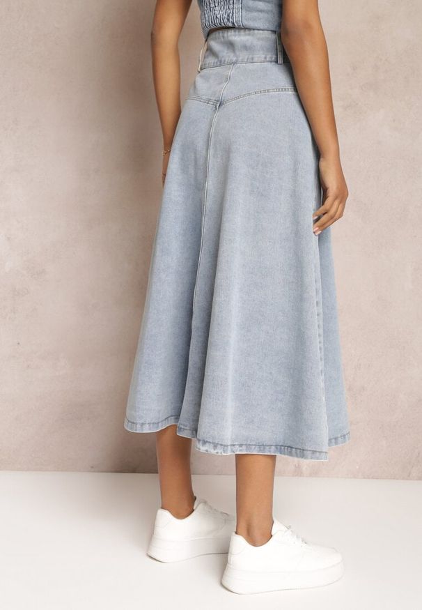 Renee - Jasnoniebieska Jeansowa Spódnica Maxi z Guzikami z Bawełny Rachellia. Kolor: niebieski. Materiał: bawełna, jeans