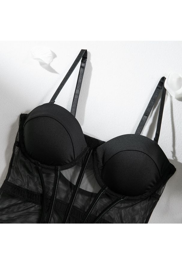 Intica - Komplet bielizny push-up z regulowanymi paskami Kalindi. Kolor: zielony. Materiał: tkanina, materiał