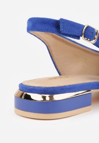 Born2be - Niebieskie Sandały Slingback Vices z Metaliczną Aplikacją przy Obcasie Ediriella. Okazja: na co dzień, na spotkanie biznesowe. Nosek buta: szpiczasty. Kolor: niebieski. Wzór: aplikacja. Sezon: wiosna, lato. Obcas: na obcasie. Styl: casual, biznesowy, elegancki. Wysokość obcasa: średni #4