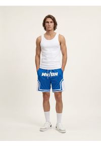 Sinsay - Szorty koszykarskie comfort fir z nadrukiem - niebieski. Kolor: niebieski. Wzór: nadruk #1