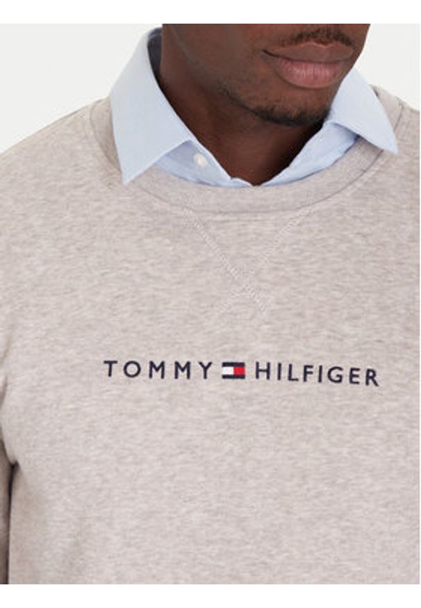 TOMMY HILFIGER - Tommy Hilfiger Bluza UM0UM03666 Szary Relaxed Fit. Kolor: szary. Materiał: syntetyk