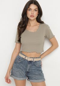 Born2be - Ciemnozielony Prążkowany T-shirt z Bawełną Adlesa. Okazja: na co dzień. Kolor: zielony. Materiał: bawełna, prążkowany. Styl: casual #3