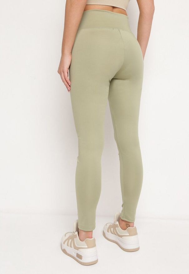 Born2be - Zielone Legginsy z Wysokim Stanem i Gumką w Pasie Bloelia. Stan: podwyższony. Kolor: zielony. Wzór: gładki