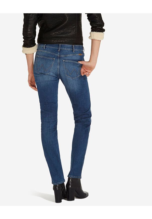 Wrangler - WRANGLER EVALYN DAMSKIE SPODNIE JEANSOWE NEW STAR W26E8982F