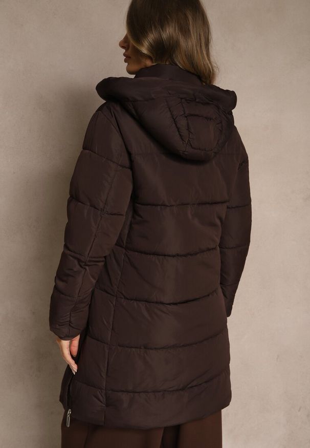 Renee - Brązowa Pikowana Kurtka z Kapturem i Bocznymi Suwakami Lundrie. Okazja: na co dzień. Typ kołnierza: kaptur. Kolor: brązowy. Materiał: dzianina, jeans, poliester. Sezon: zima. Styl: casual