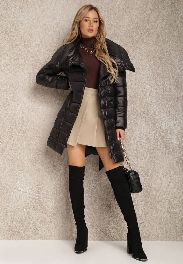 Renee - Czarna Kurtka Dagiel. Typ kołnierza: bez kaptura. Kolor: czarny. Długość rękawa: długi rękaw. Długość: długie. Wzór: aplikacja. Sezon: zima. Styl: elegancki