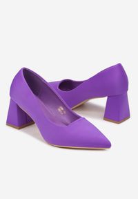 Renee - Fioletowe Czółenka Ritual. Nosek buta: szpiczasty. Zapięcie: bez zapięcia. Kolor: fioletowy. Materiał: materiał. Wzór: geometria, gładki. Obcas: na obcasie. Styl: klasyczny. Wysokość obcasa: średni #2