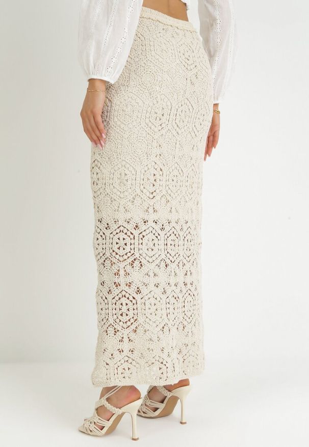 Born2be - Beżowa Ażurowa Spódnica z Rozcięciem Penelapi. Kolor: beżowy. Wzór: ażurowy. Styl: boho, elegancki