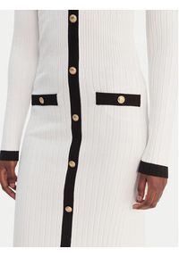 Guess Sukienka dzianinowa W6RK38 Z3HP2 Biały Regular Fit. Kolor: biały. Materiał: syntetyk #5