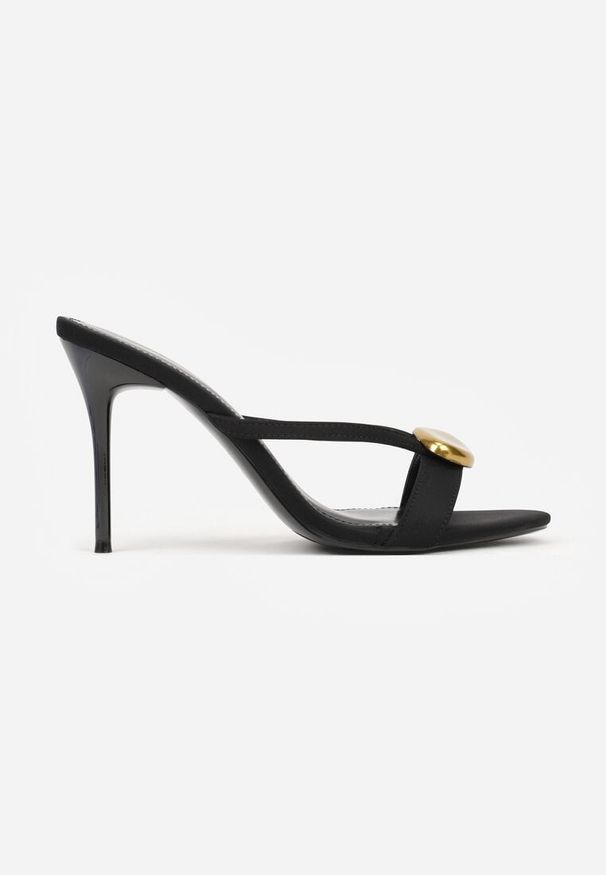 Renee - Czarne Klapki na Szpilce z Metalicznym Zdobieniem w Kształcie Owalu Meridsya. Kolor: czarny. Materiał: jeans. Wzór: aplikacja. Obcas: na szpilce. Styl: elegancki