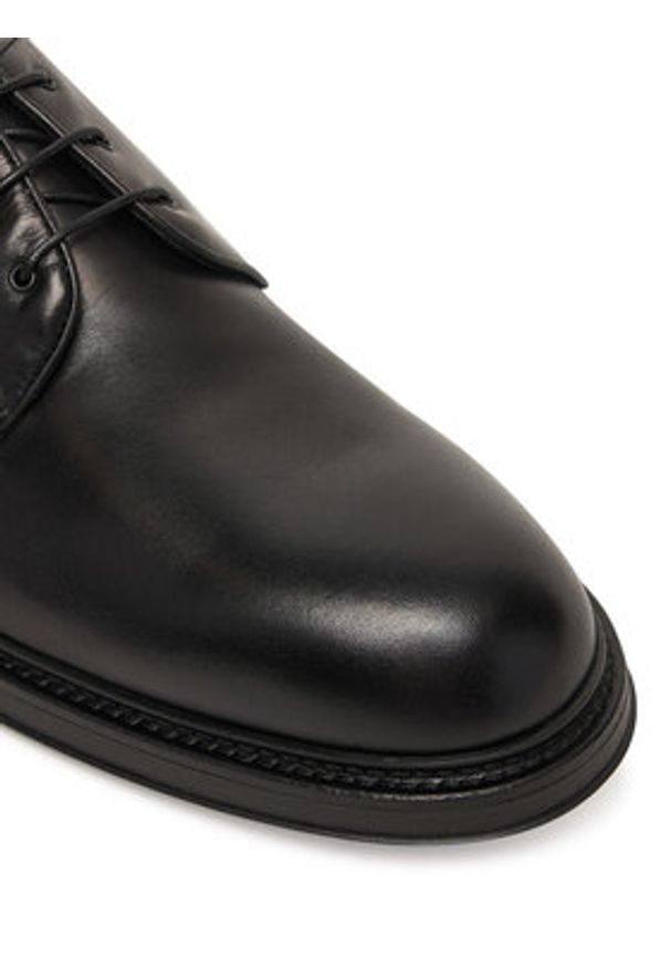 Emporio Armani Półbuty EM003721 AF17455 UC001 Czarny. Kolor: czarny. Materiał: skóra