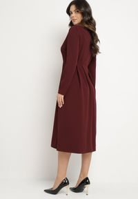Born2be - Bordowa Elegancka Sukienka Rozkloszowana Temarielis. Kolor: czerwony. Długość rękawa: długi rękaw. Typ sukienki: oversize, rozkloszowane. Styl: elegancki #3