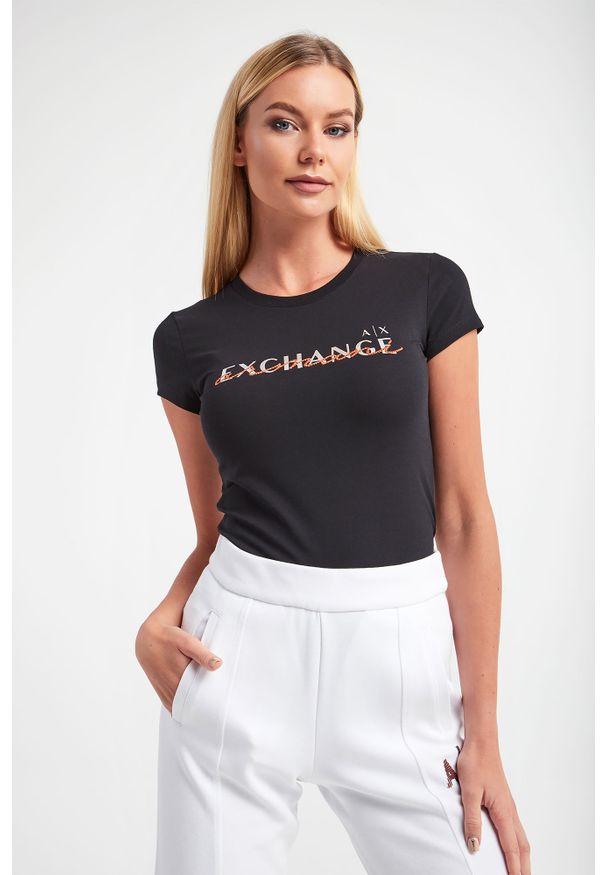 Armani Exchange - T-SHIRT ARMANI EXCHANGE. Materiał: tkanina, bawełna. Długość rękawa: krótki rękaw. Długość: krótkie. Wzór: aplikacja, nadruk