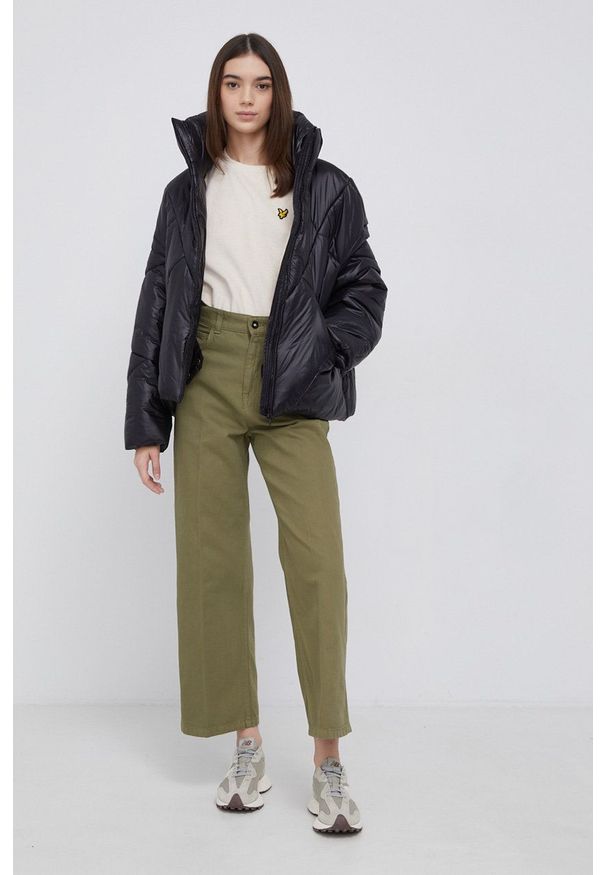 Sisley Jeansy damskie high waist. Stan: podwyższony. Kolor: zielony
