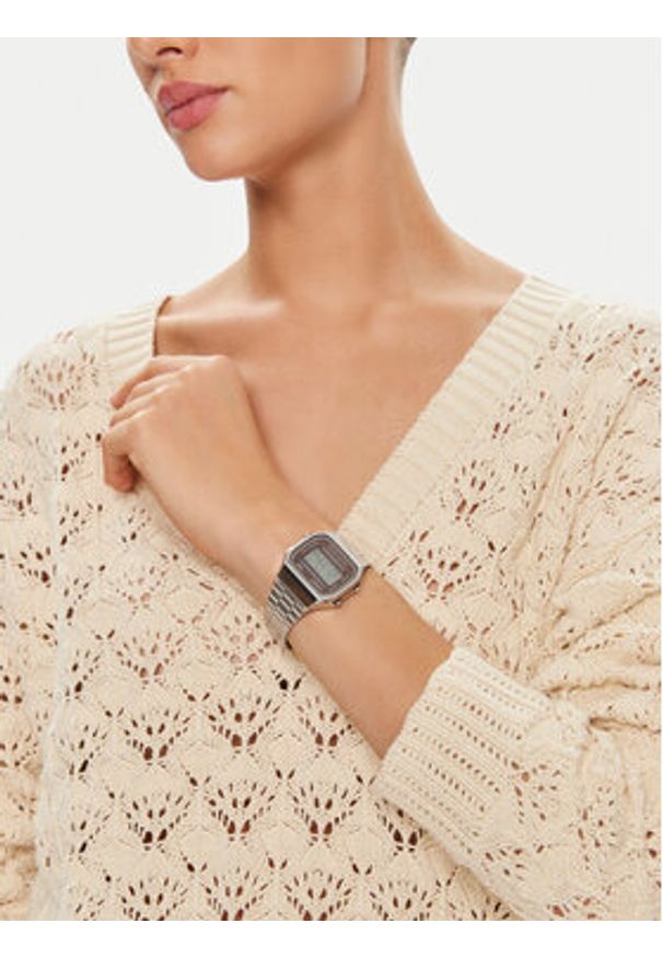 Casio Zegarek A168WA-5AYES Srebrny. Kolor: srebrny