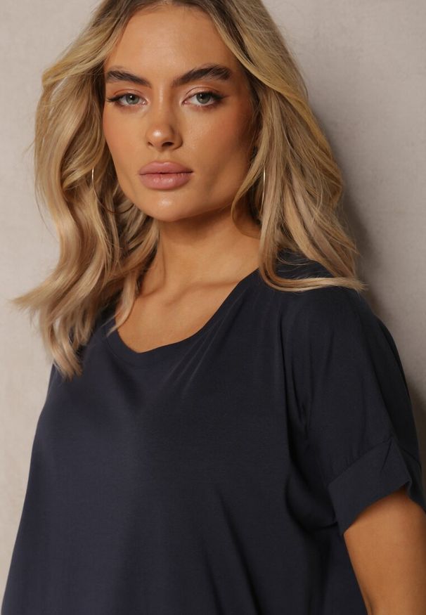 Renee - Granatowa T-shirtowa Sukienka Pudełkowa z Elastycznej Bawełny Ellensa. Kolor: niebieski. Materiał: bawełna. Styl: wakacyjny. Długość: mini