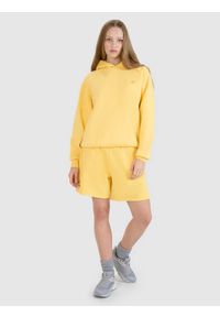 4f - 4F Bluza dresowa nierozpinana z kapturem uniseks - zółta XS. Okazja: na co dzień. Typ kołnierza: kaptur. Kolor: żółty. Materiał: dresówka. Długość rękawa: raglanowy rękaw. Wzór: gładki, ze splotem. Styl: klasyczny, sportowy, casual