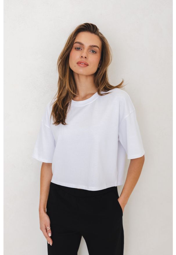 T-SHIRT PENNY BIAŁY L - Flawless. Kolor: biały. Materiał: skóra, materiał, bawełna. Długość: krótkie. Styl: klasyczny, sportowy, elegancki