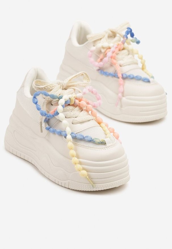 Born2be - Beżowe Sneakersy na Grubej Podeszwie Ozdobione Koralikami Amomera. Okazja: na co dzień. Kolor: beżowy. Wzór: aplikacja