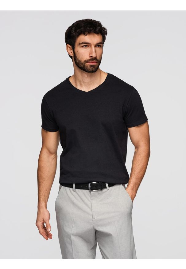 Ombre Clothing - Klasyczna męska bawełniana koszulka z dekoltem w serek BASIC – czarna V1 - Rozmiar: L. Typ kołnierza: dekolt w serek. Kolor: czarny. Materiał: bawełna. Styl: klasyczny