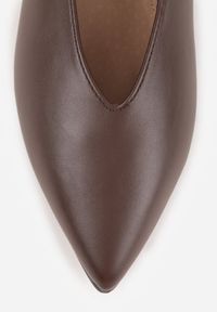 Renee - Ciemnobrązowe Balerinki Vices z Wkładką ze Skóry Naturalnej w Klasycznym Stylu Nalivee. Okazja: na co dzień. Kolor: brązowy. Materiał: skóra. Styl: klasyczny #8