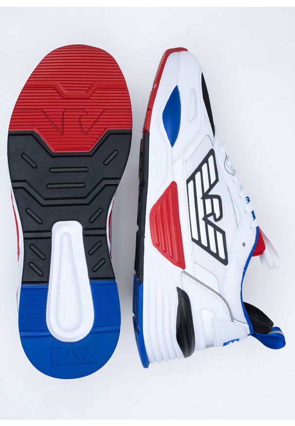 Sneakersy męskie białe EA7 Emporio Armani X8X070 XK165 Q604. Okazja: do pracy, na spacer, na co dzień. Kolor: biały. Sport: turystyka piesza