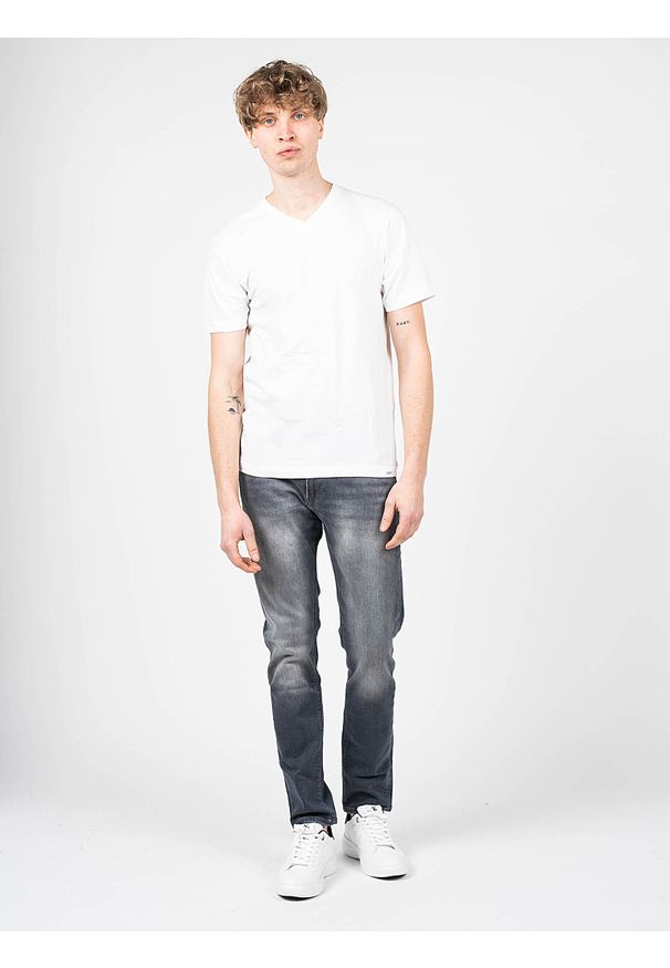 Pepe Jeans T-Shirt "2-Pack Aiden" | PM503655 | Mężczyzna | Biały. Okazja: na co dzień. Typ kołnierza: dekolt w kształcie V. Kolor: biały. Materiał: bawełna. Wzór: aplikacja. Styl: casual