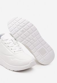 Born2be - Białe Sznurowane Sneakersy z Podeszwą Air z Ekoskóry Starpe. Okazja: na co dzień. Nosek buta: okrągły. Zapięcie: sznurówki. Kolor: biały. Materiał: jeans