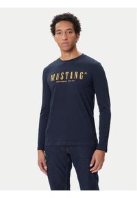Mustang Longsleeve Asheville 1016873 Granatowy Regular Fit. Kolor: niebieski. Materiał: bawełna. Długość rękawa: długi rękaw
