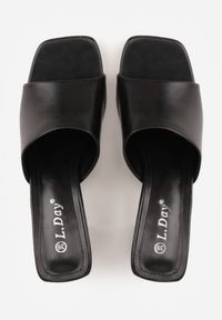 Renee - Czarne Eleganckie Klapki na Słupku z Otwartym Noskiem Kwadratowym Hippeis. Okazja: na co dzień. Nosek buta: otwarty. Kolor: czarny. Materiał: jeans. Obcas: na słupku. Styl: elegancki. Wysokość obcasa: średni #9