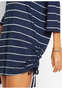 bonprix - Długi shirt plażowy z kapturem, z wiskozy. Okazja: na plażę. Typ kołnierza: kaptur. Kolor: niebieski. Materiał: wiskoza. Długość: długie