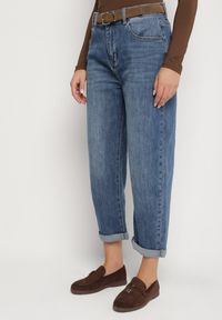 Born2be - Niebieskie Jeansy o Kroju Mom Fit z Regularnym Stanem Rilarisse. Okazja: na co dzień. Kolor: niebieski. Styl: casual