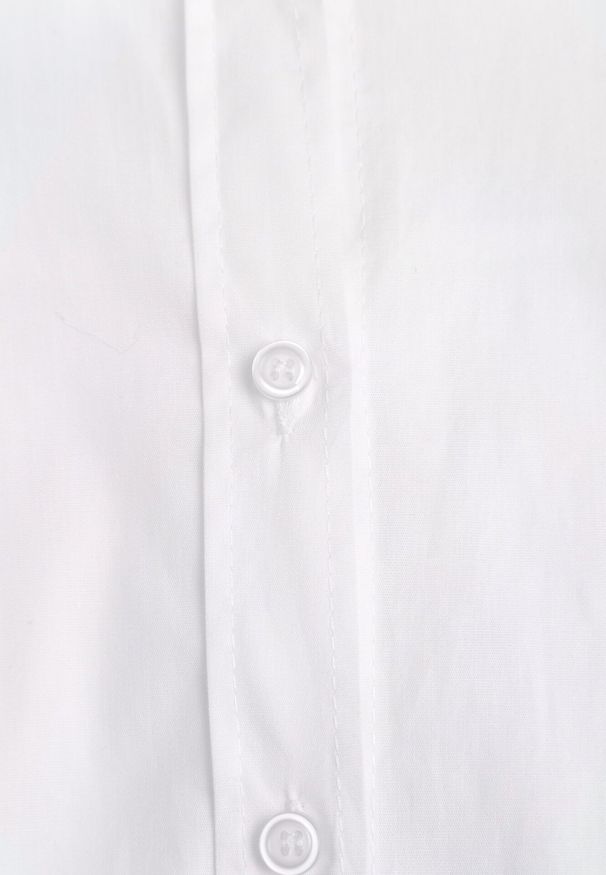 Born2be - Biała Bawełniana Koszula w Klasycznym Stylu Oversize Rivriz. Okazja: na co dzień, na spotkanie biznesowe. Typ kołnierza: kołnierzyk klasyczny. Kolor: biały. Materiał: bawełna. Styl: klasyczny