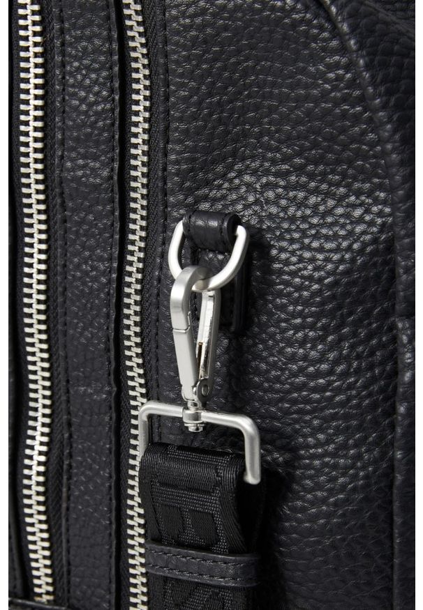 Guess - GUESS Czarna męska podróżna torba Torino Duffle. Kolor: czarny. Materiał: skóra ekologiczna