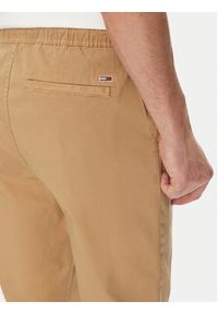 Tommy Jeans Joggery Austin DM0DM20283 Beżowy Slim Fit. Kolor: beżowy. Materiał: bawełna #3