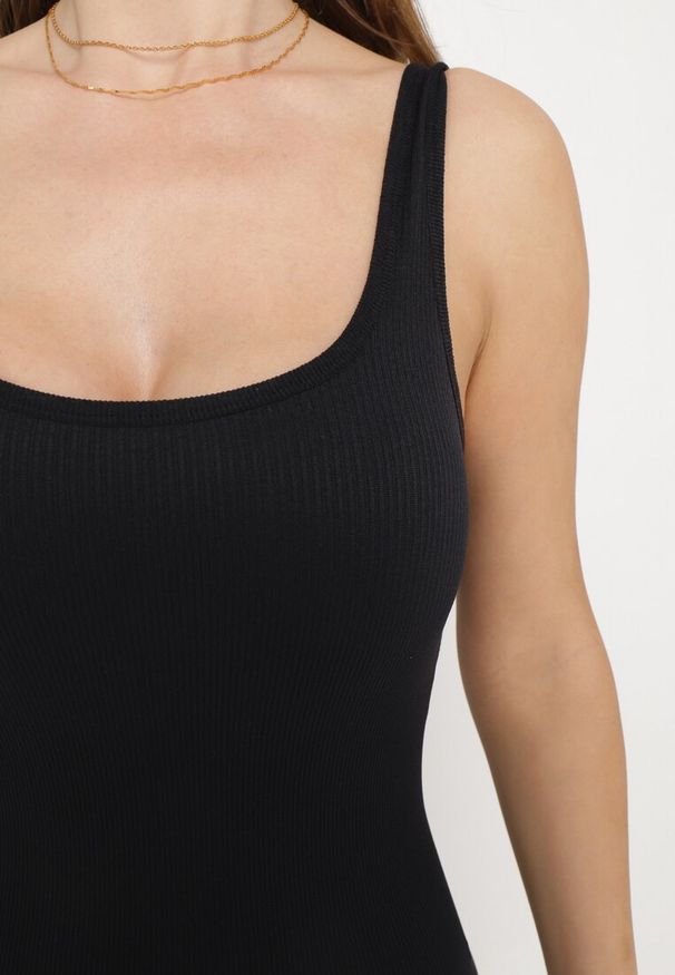 Born2be - Czarny Kombinezon Bodycon z Usztywnionym Biustem i Długimi Nogawkami Zililena. Kolor: czarny. Długość: długie