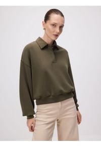 Reserved - Bluza polo z modalem - oliwkowy. Typ kołnierza: polo. Kolor: oliwkowy. Materiał: dzianina #1