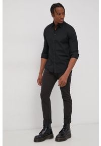 Tom Tailor Spodnie męskie kolor czarny dopasowane. Kolor: czarny. Materiał: tkanina, bawełna. Wzór: gładki