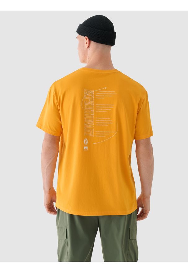 4f - 4F T-shirt oversize z nadrukiem męski - pomarańczowy S. Okazja: na co dzień. Kolor: pomarańczowy. Materiał: bawełna, jersey, dzianina. Długość rękawa: krótki rękaw. Długość: krótkie. Wzór: nadruk. Styl: sportowy, klasyczny, casual
