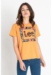 Lee - LEE FLORAL GRAPHIC TEE DAMSKI T-SHIRT KOSZULKA NADRUK NECTARINE L44YEPLC 112110056. Wzór: nadruk