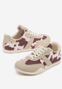 Born2be - Brązowo-Białe Sneakersy z Ozdobnym Paskiem Naliovela. Okazja: na co dzień. Zapięcie: pasek. Kolor: brązowy. Materiał: jeans