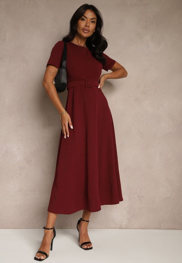 Renee - Bordowa Sukienka o Rozkloszowanym Kroju z Ozdobnym Paskiem Desiliena. Okazja: na co dzień. Kolor: czerwony. Materiał: denim. Styl: casual, elegancki