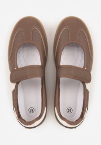 Born2be - Brązowe Casualowe Tenisówki w Stylu Balerinek z Paskiem na Rzep Hermelle. Okazja: na co dzień. Zapięcie: rzepy. Kolor: brązowy. Materiał: jeans. Styl: casual #5