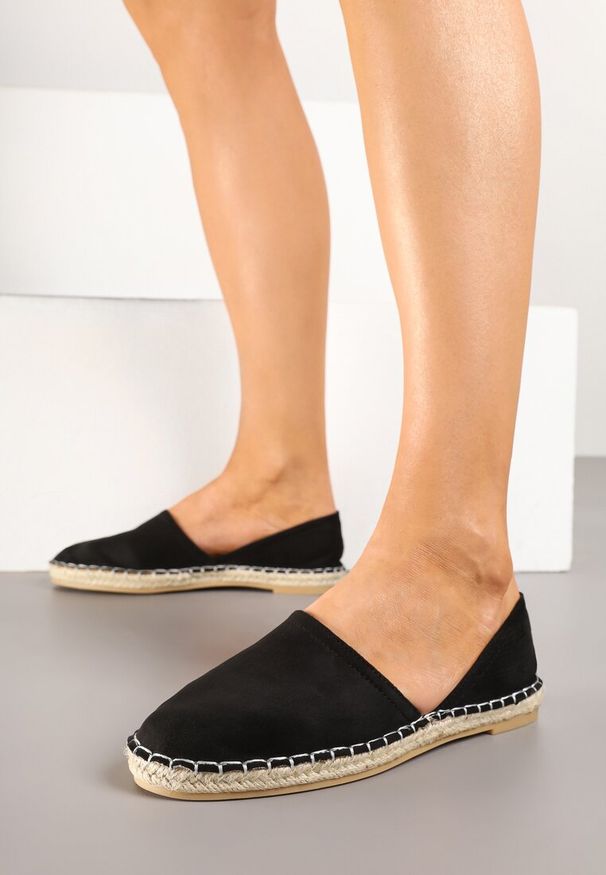 Born2be - Czarne Espadryle z Plecionką i Wyciętą Cholewką Prommea. Okazja: na co dzień. Kolor: czarny. Materiał: jeans. Szerokość cholewki: normalna. Sezon: lato. Obcas: na obcasie. Styl: casual. Wysokość obcasa: niski