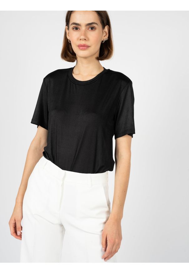 Silvian Heach T-Shirt | GPP23443TS | Kobieta | Czarny. Okazja: na co dzień. Kolor: czarny. Materiał: poliester, elastan. Długość rękawa: krótki rękaw. Długość: krótkie. Styl: casual