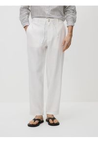 Reserved - Lniane spodnie chino straight - biały. Kolor: biały. Materiał: len #1