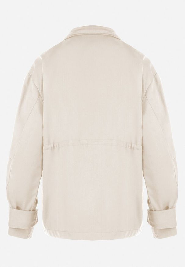 Born2be - Jasnobeżowa Kurtka Parka z Dużymi Kieszeniami Talaha. Okazja: na co dzień. Kolor: beżowy. Materiał: jeans. Długość: krótkie. Wzór: aplikacja. Sezon: wiosna, jesień. Styl: casual