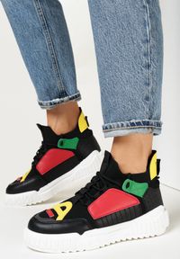Born2be - Czarne Sneakersy Dorice. Wysokość cholewki: za kostkę. Nosek buta: okrągły. Zapięcie: bez zapięcia. Kolor: czarny. Materiał: materiał. Szerokość cholewki: normalna. Wzór: kolorowy, aplikacja