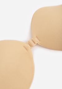 Renee - Beżowy Biustonosz Samoprzylepny z Zapięciem między Miseczkami Tyria. Kolor: beżowy. Materiał: jeans, skóra #2